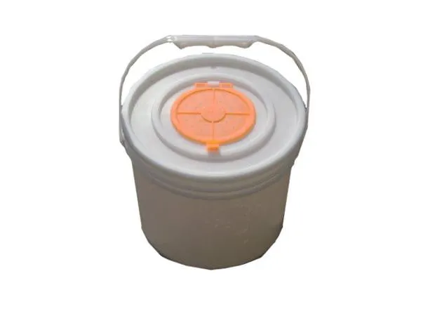 Challenge 3.5 Gal Bucket W-bait Lid