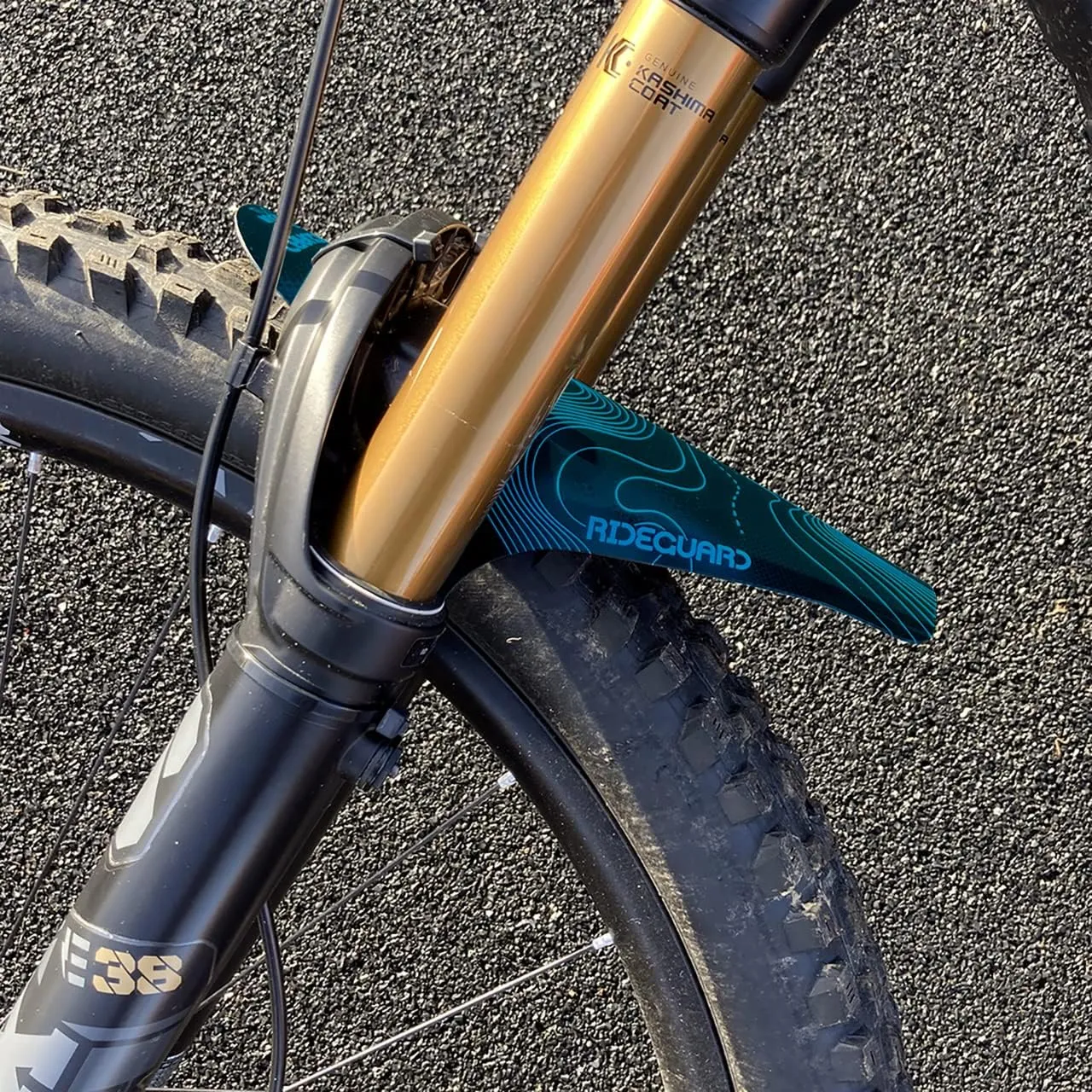 PF1 OceanX Front MTB Mudguard UK Made from 100% Recycled Fishing Nets 100% Recyclable. Mountain Bike Fits 24, 26, 27.5, 29, Plus Size and Fat Bikes.